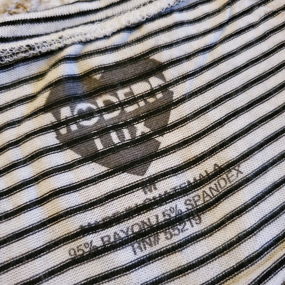 MODERN LUX | striped graphic tank - Picture 3 of 3
